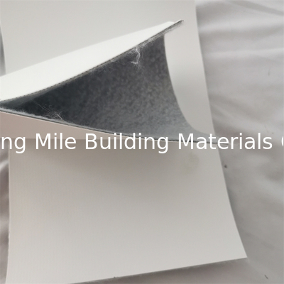 1.5mm Welding Polymeric Reinforced PVC Membrane With Fleece For Adhered Roof Waterproofing with 2 Sides Overlap